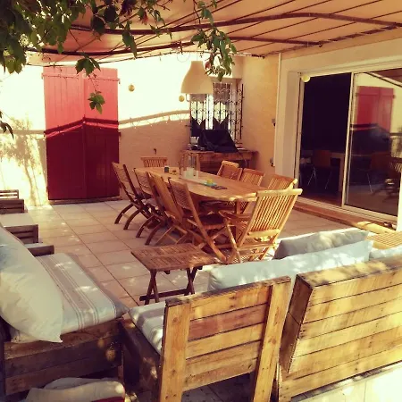 Climatisée Avec Un Indépendant Et Piscine Sécurisée Villa *