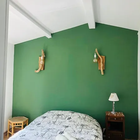 Villa Climatisee Avec Un Independant Et Piscine Securisee